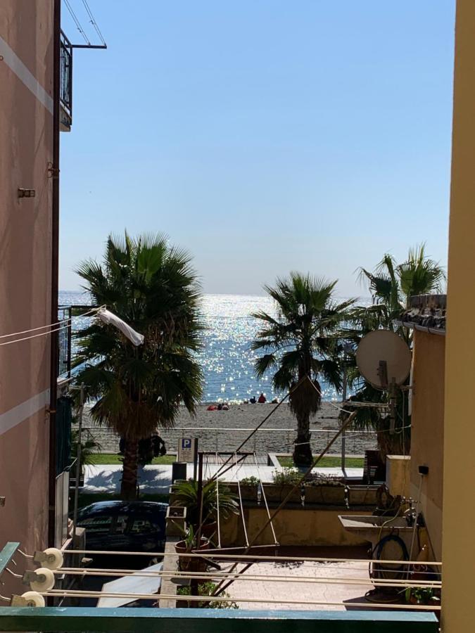 Casa Erika Fronte Mare Leilighet Varazze Eksteriør bilde